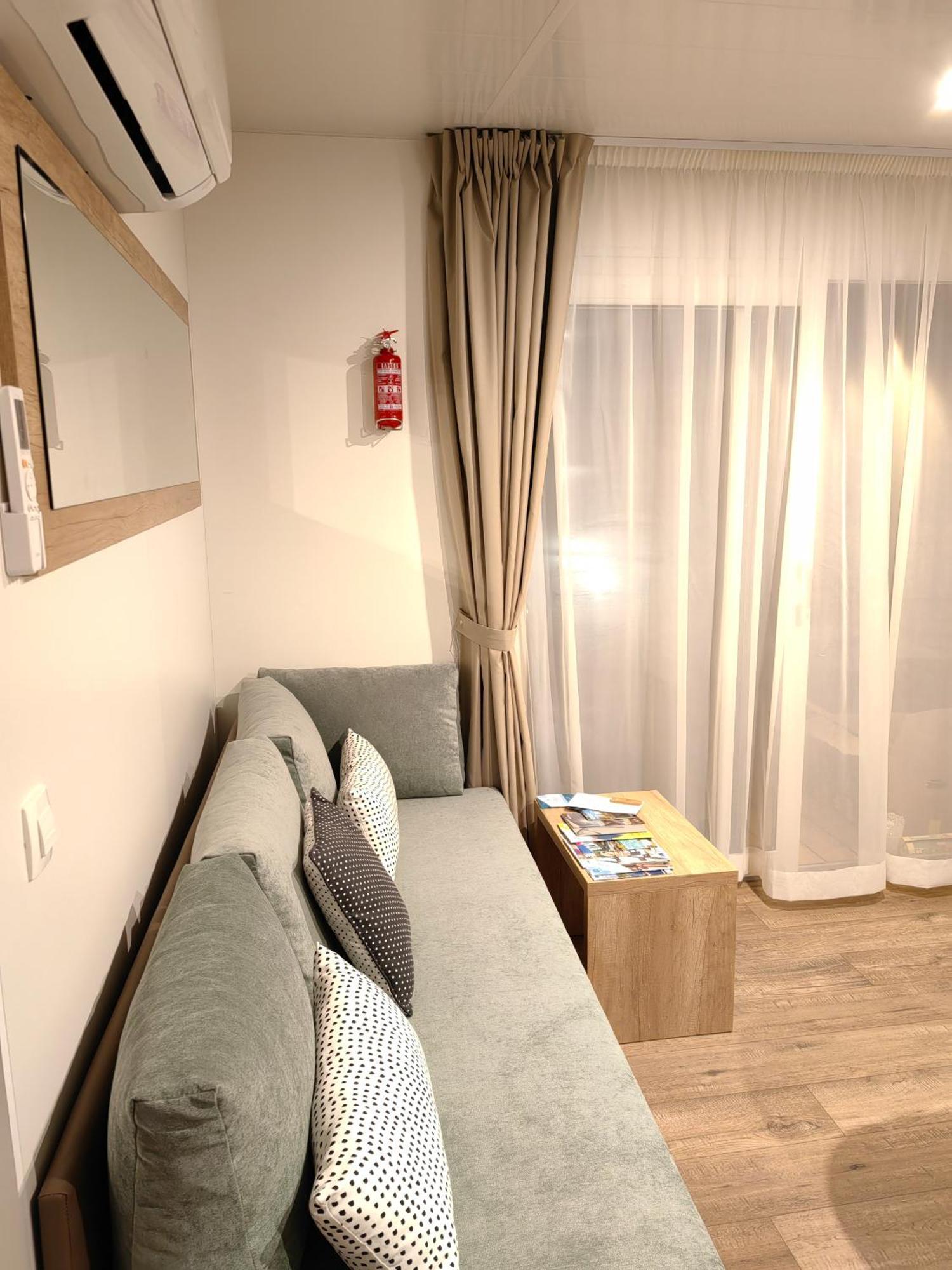 Mobile Home Tonka Biograd Na Moru Εξωτερικό φωτογραφία